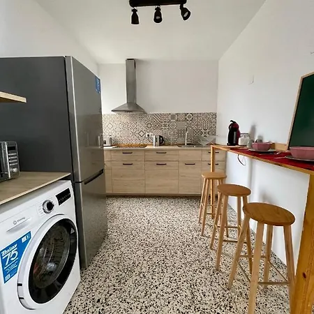 Moderno En Centro-malaga Con Balcon