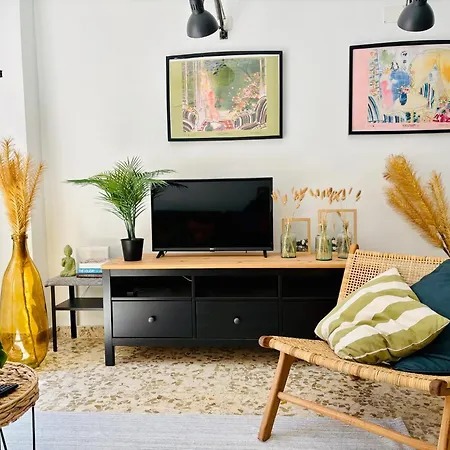 Moderno En Centro-malaga Con Balcon * Malaga