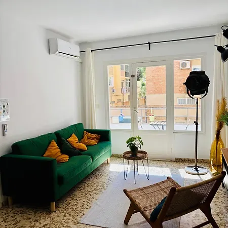Moderno En Centro-malaga Con Balcon *